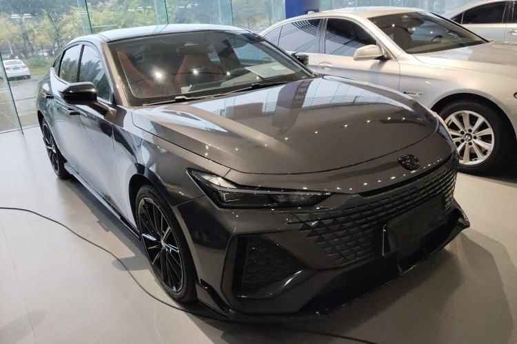 Used Changan UNI-V 2023 2.0T Leading-Speed Edition
