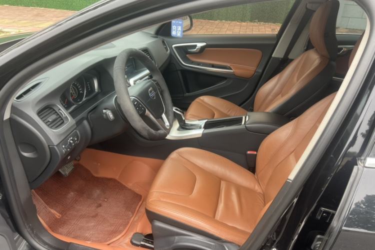 Used Volvo S60 2015 S60L 2.0T Zhiyuan Edition