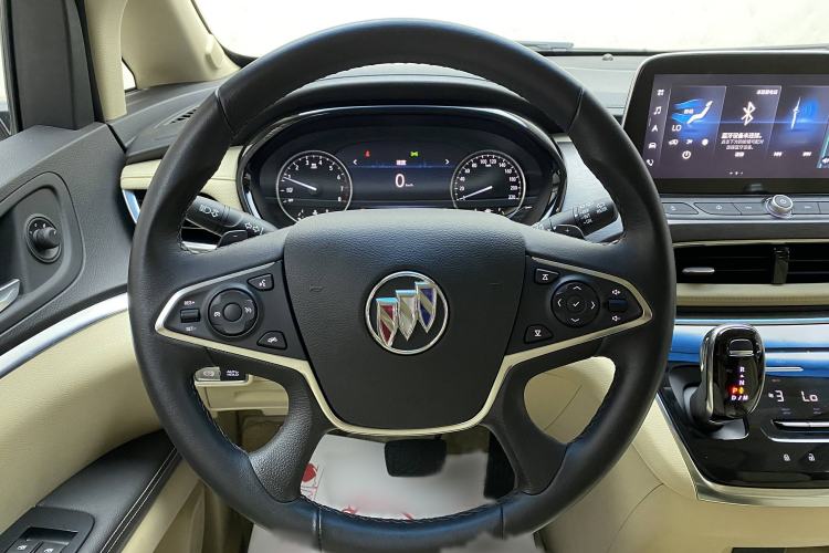 Used Buick GL8 2023 Facelifted Land Cruiser Executive Luxury Version
