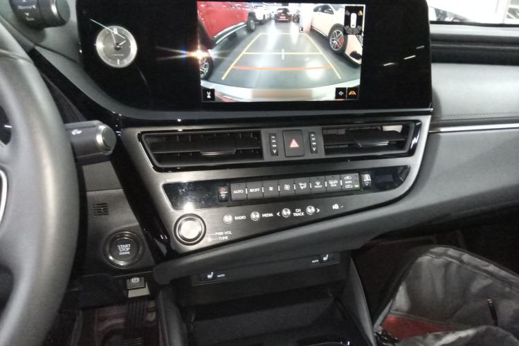 Used Lexus ES 2023 200 Excellence Edition