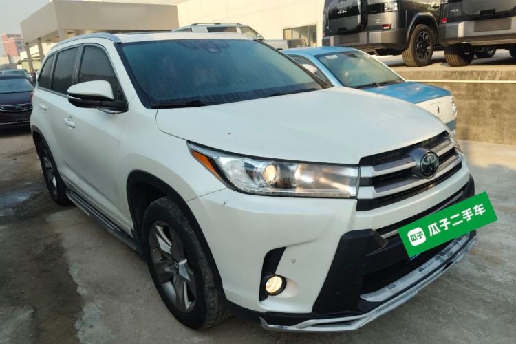 Used Toyota Highlander 2018 2.0T Two-Wheel-Drive Luxury Edition 7 Seats Emission Standard China V
