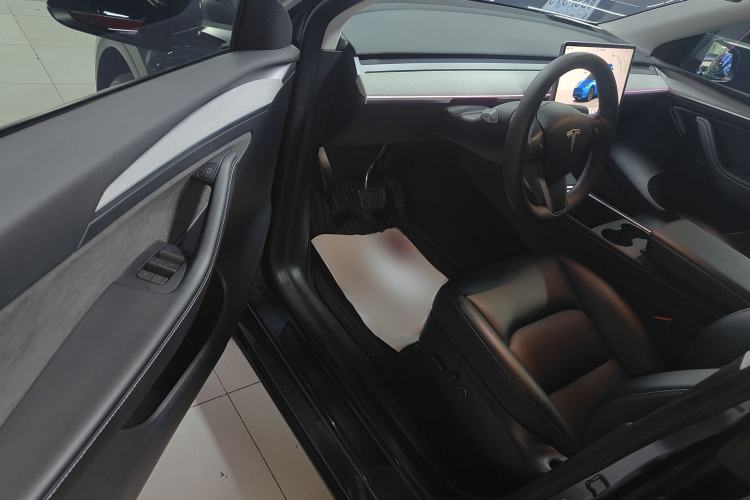 Used Tesla Model Y 2024 Rear-Wheel-Drive Version
