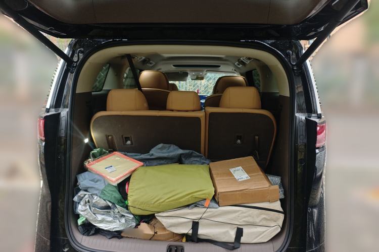 Used Denza D9 2022 DM-i 1040 Prestige Model
