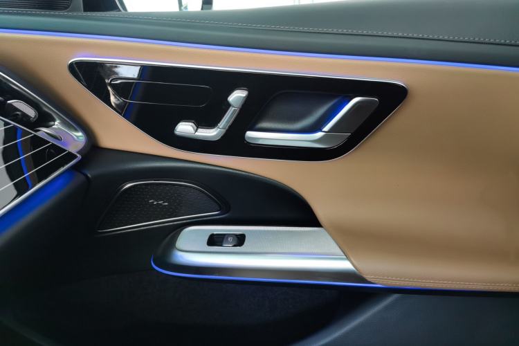 Used Mercedes-Benz E-Class 2025 E 260 L
