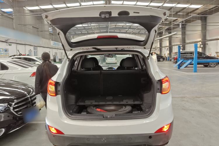 Used Hyundai ix35 2015 2.0L Automatic 2WD Smart Type China IV
