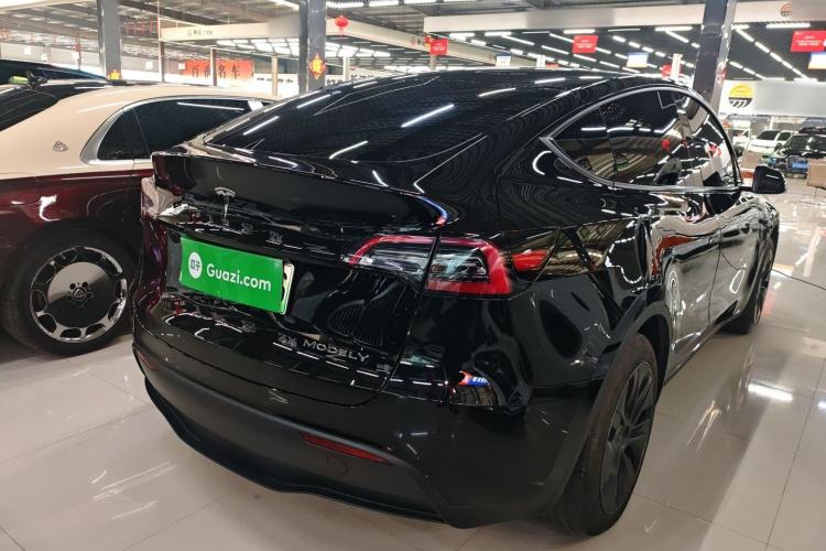 Used Tesla Model Y 2023 Rear-Wheel-Drive Version
