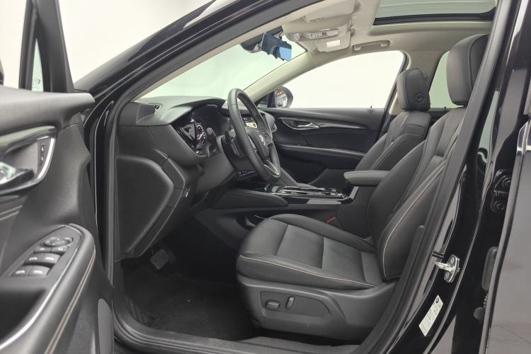 Used Buick Envision 2022 Facelift Encore S 552T Two-Wheel-Drive Luxury Model
