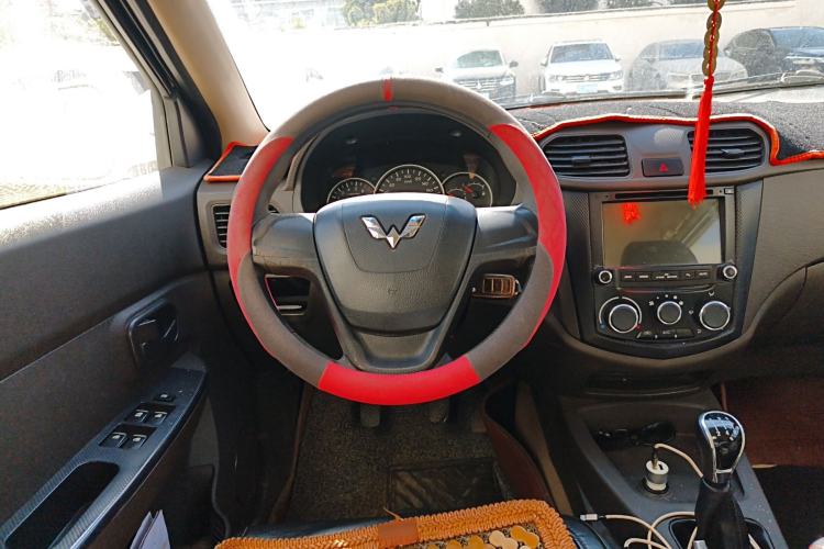 Used Wuling Hongguang 2015 1.2L S Base Model China V Standard
