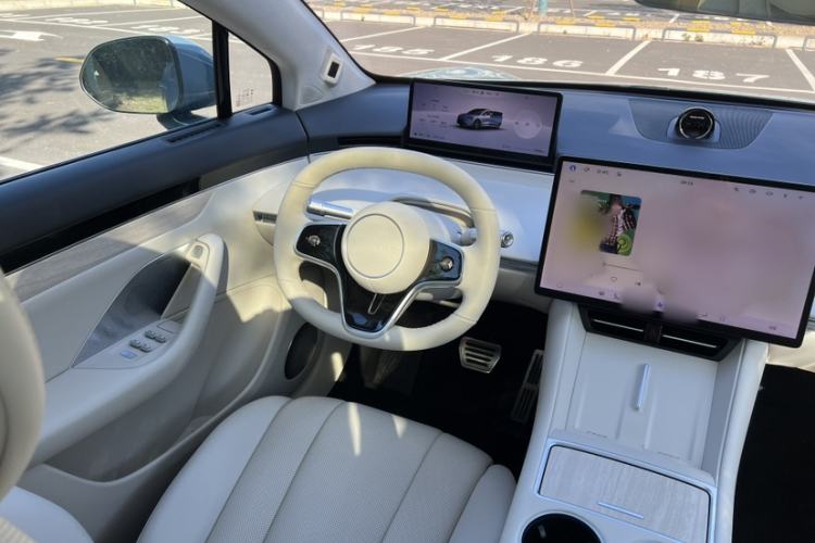 Used Hima Luxeed R7 2024 All-Electric 736 km Ultra
