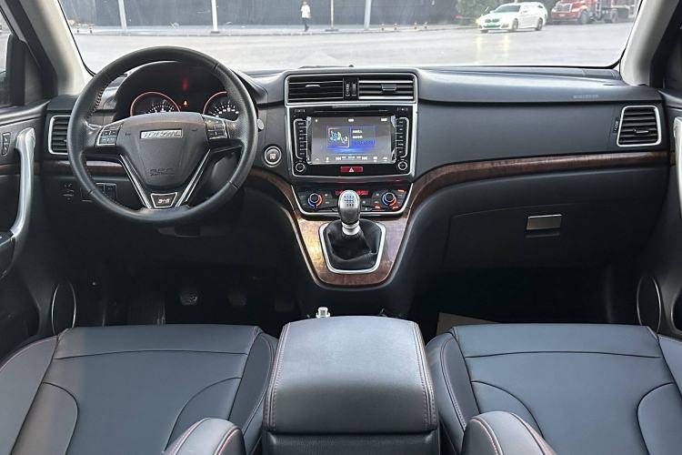 Used Haval H6 2017 Red-Label Sport Edition 1.5T Manual Two-Wheel Drive Elite Model
