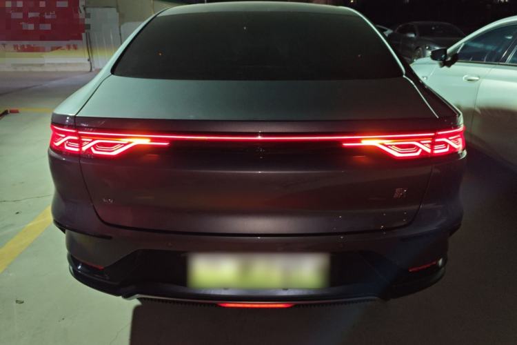 Used BYD Han 2023 EV Champion Edition 605KM Front-Drive Premium Model
