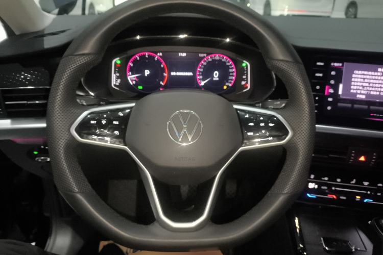 Used Volkswagen Passat 2024 380TSI Dragon Glory Edition
