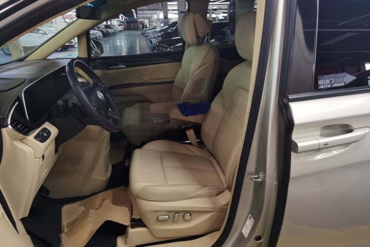 Used Buick GL8 2022 ES Landtrek 653T Luxury Edition