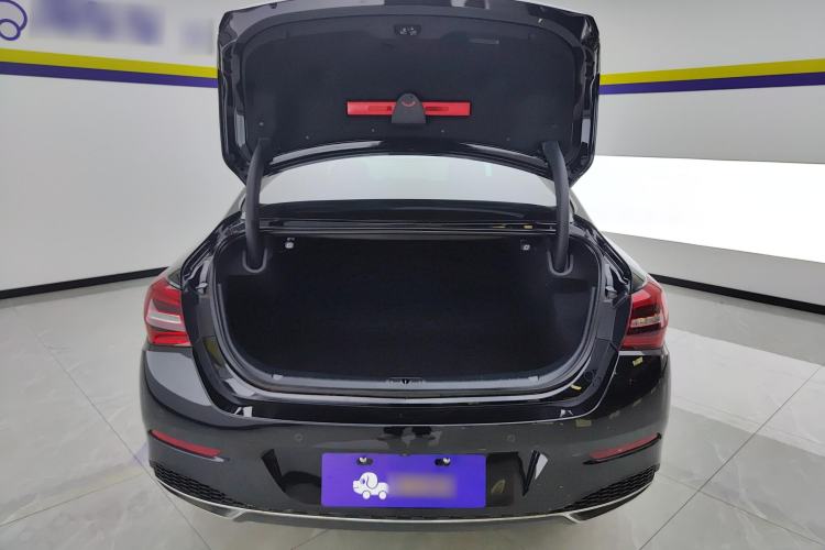 Used Hongqi H5 2022 Classic Model Facelift 1.8T Automatic Smart Connect Flagship Edition
