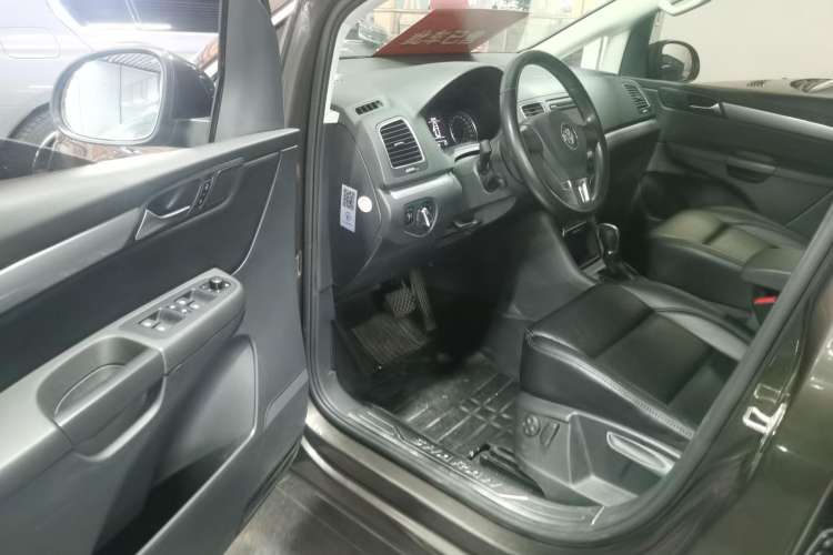 Used Volkswagen Sharan 2013 1.8TSI Standard Model
