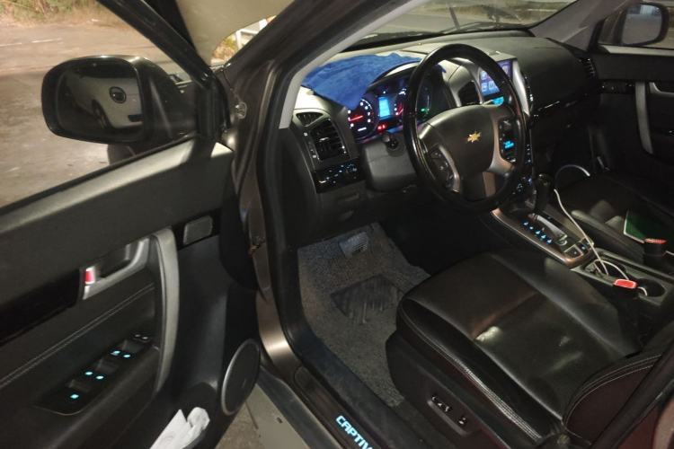 Used Chevrolet Captiva 2015 2.4L 4x4 Flagship Edition 7-Seater