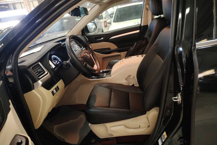 Used Toyota Highlander 2018 2.0T Two-Wheel Drive Elite Edition 7 Seats China VI Standard
