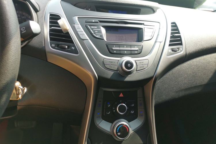 Used Hyundai Elantra 2015 1.6L Automatic Fashion Model
