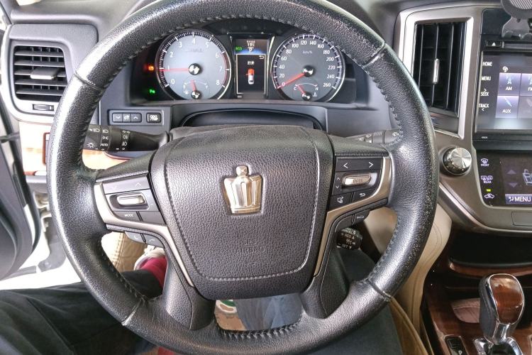 Used Toyota Crown 2015 2.0T Fashion Edition
