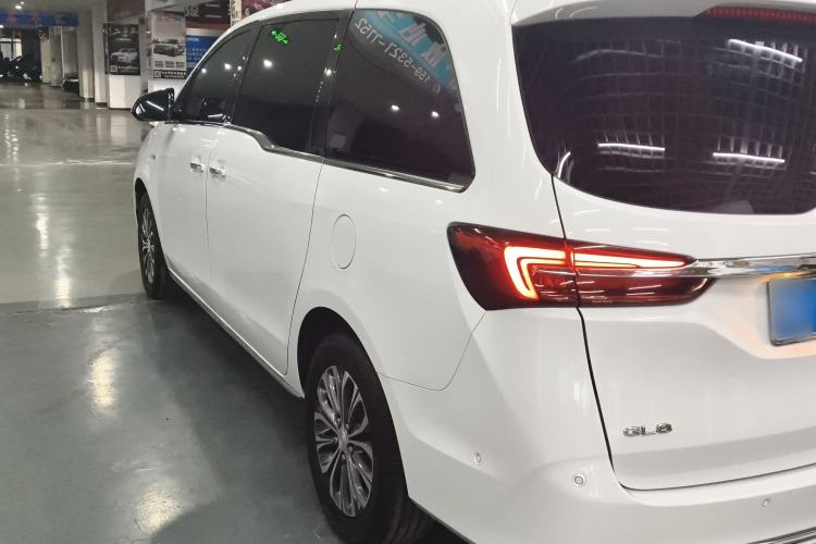 Used Buick GL8 2023 Land Executive Class Deluxe Model
