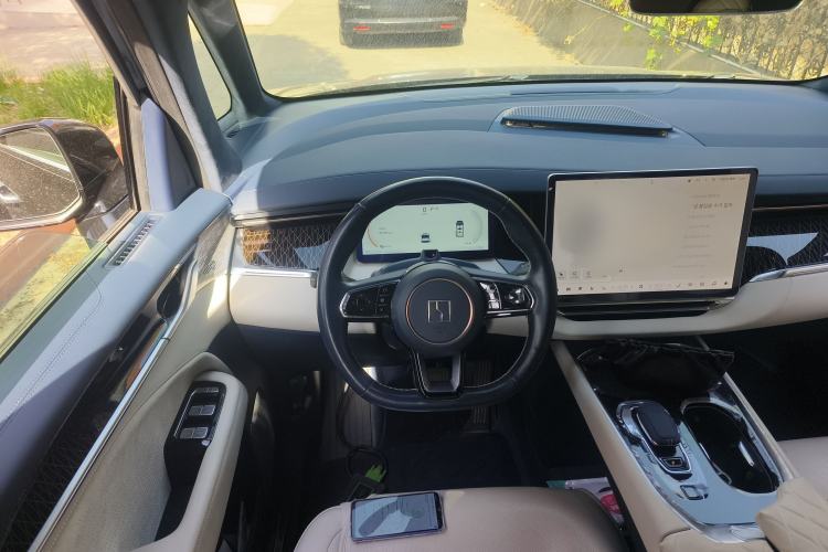 Used Zeekr 009 2022 WE Edition
