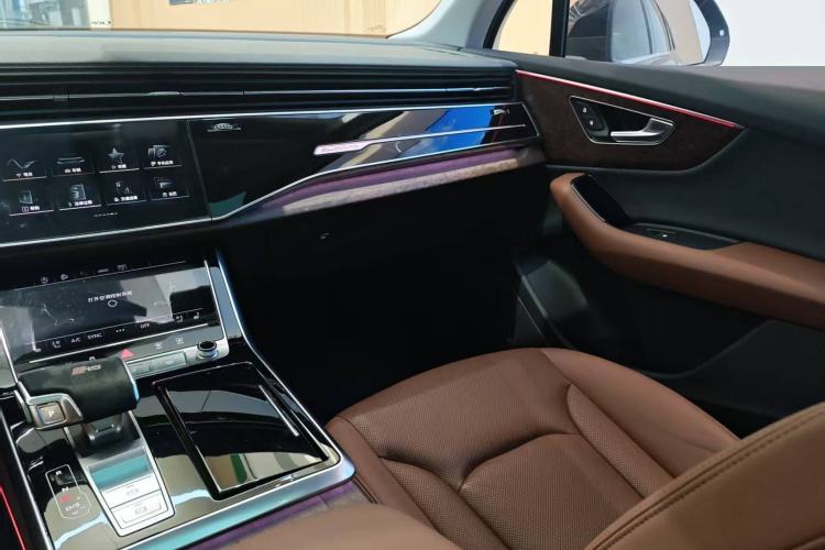 Used Audi Q7 2020 55 TFSI quattro S line sports model
