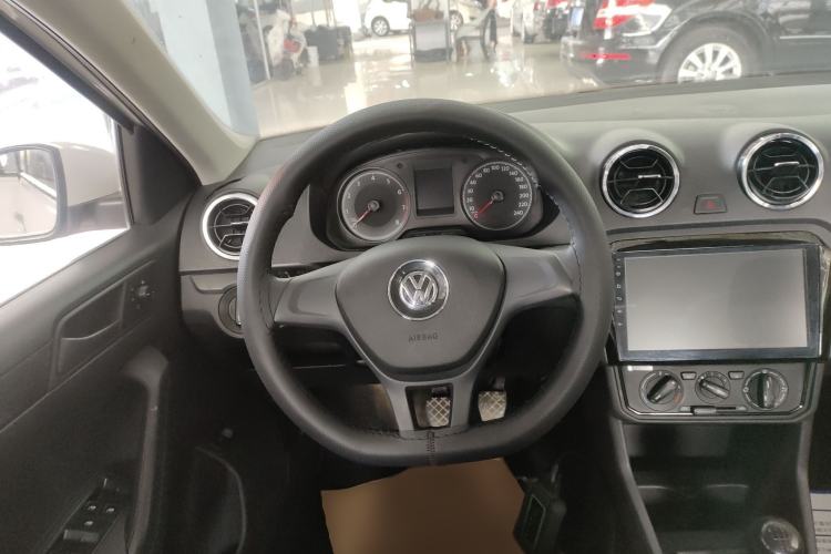 Used Volkswagen Jetta 2017 1.5L Manual Fashion Edition
