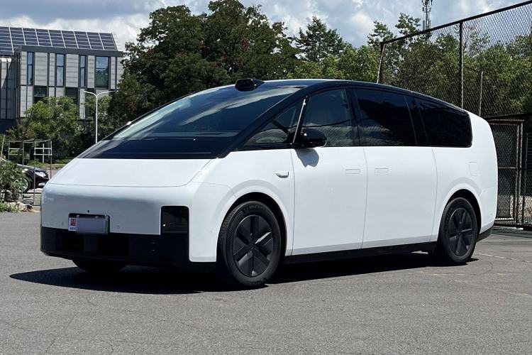 Used Li Auto MEGA 2024 Ultra Model
