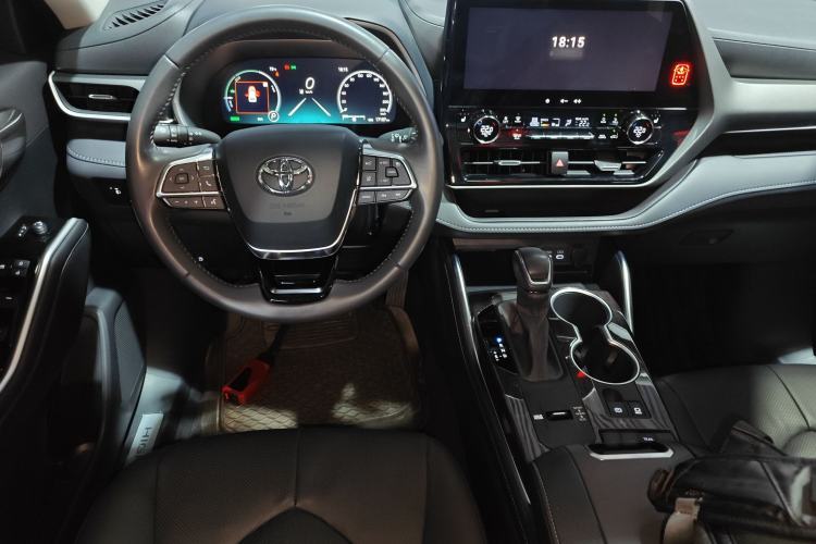 Used Toyota Highlander 2024 2.5L Smart Electric Hybrid Dual-Engine Four-Wheel Drive Prestige Version – 7 Seats