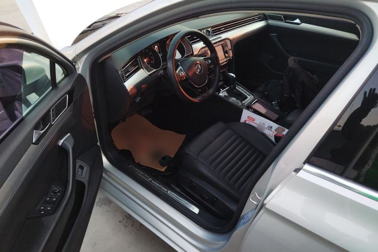 Used Volkswagen Magotan 2018 330TSI DSG Advanced Model
