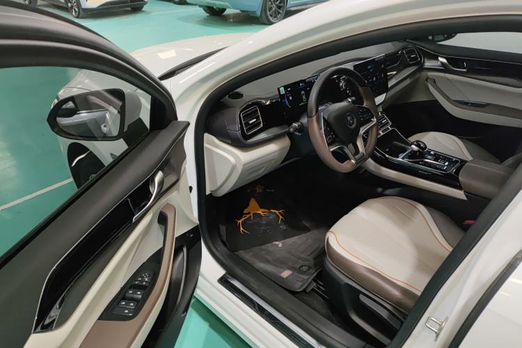 Used BYD Qin PLUS 2024 Honor Edition EV 420KM Leading Model