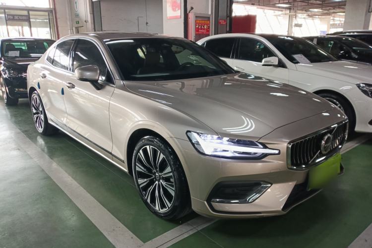 Used Volvo S60 2025 B4 Zhiyuan Luxury Edition
