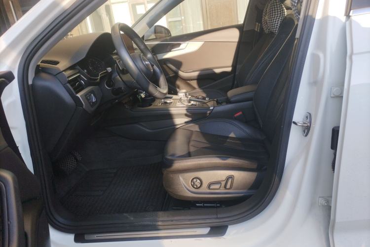 Used Audi A4L 2019 40 TFSI Ambition China VI
