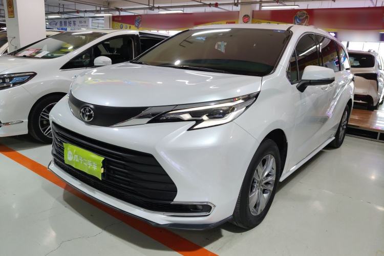 Used Toyota Sienna 2024 2.5L Hybrid Comfort Edition
