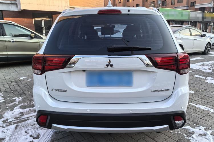 Used Mitsubishi Outlander 2018 2.0L Two-Wheel Drive Glory Edition 5 Seats