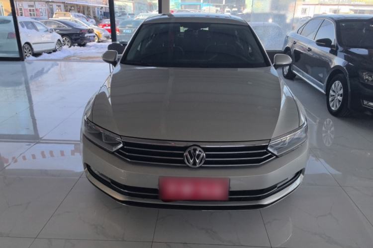 Used Volkswagen Magotan 2017 330TSI DSG Luxury Model
