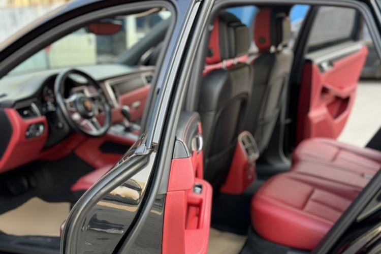 Used Porsche Macan 2017 Macan 2.0T
