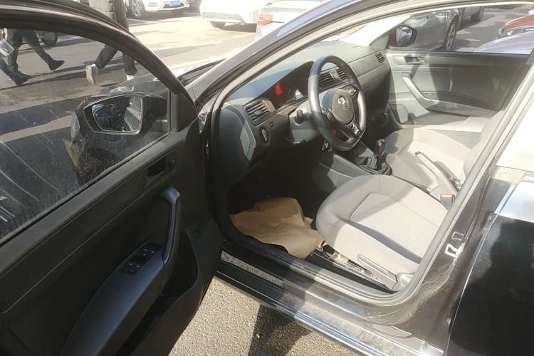 Used Volkswagen Santana 2016 1.6L Manual Fashion Edition