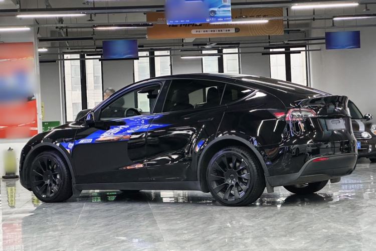 Used Tesla Model Y 2022 Long-Range All-Wheel-Drive Version
