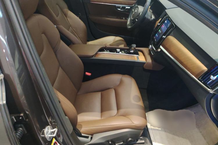 Used Volvo S90 2024 B5 Zhiyi Luxury Edition
