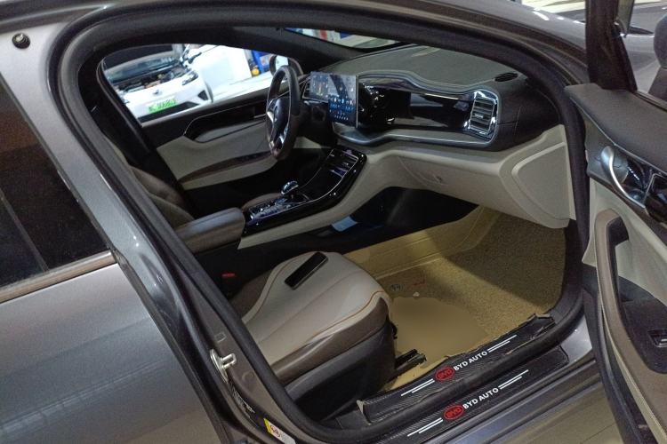 Used BYD Qin PLUS 2023 Champion Edition EV 510KM Beyond Model
