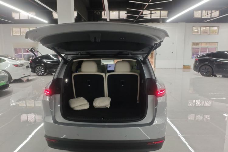 Used Li Auto Li Auto i8 2025 Standard Edition
