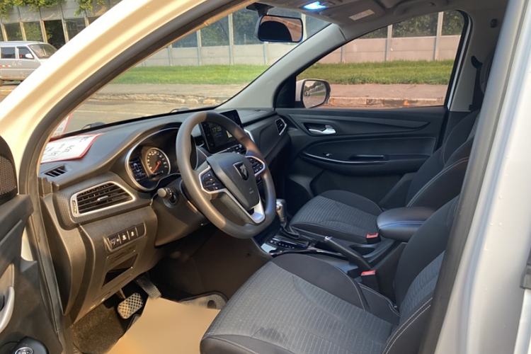 Used Baojun 730 2019 1.5T CVT Fashion Model 7 Seats China V Emission Standard
