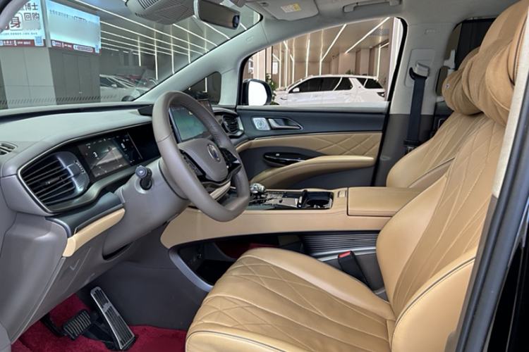 Used Denza D9 2022 DM-i 970 Four-Wheel Drive Flagship Model
