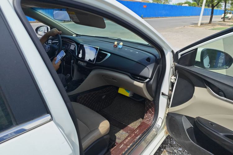 Used Buick GT 2015 15N Automatic Elite Version
