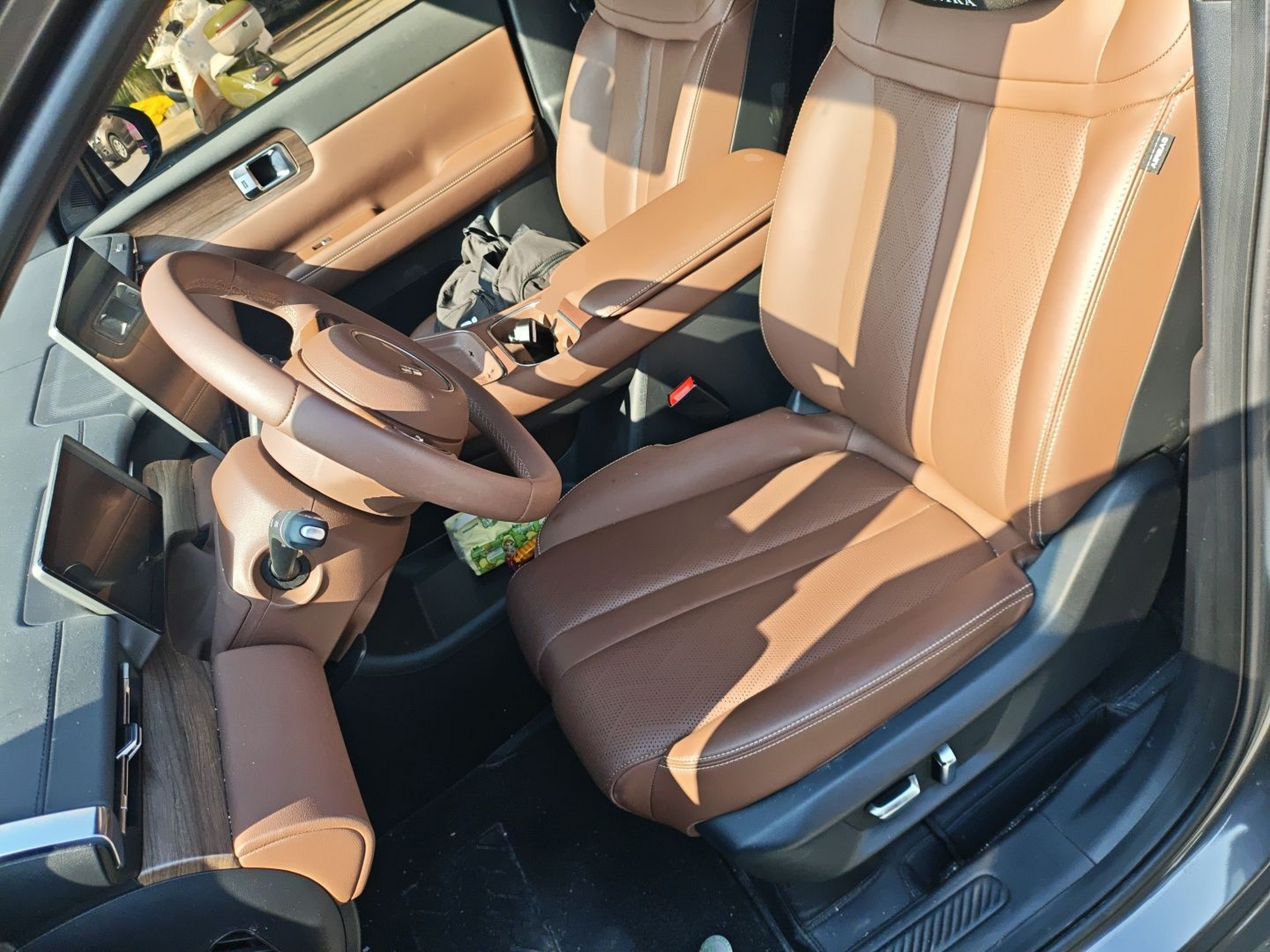 Переднее сиденье в автомобиле