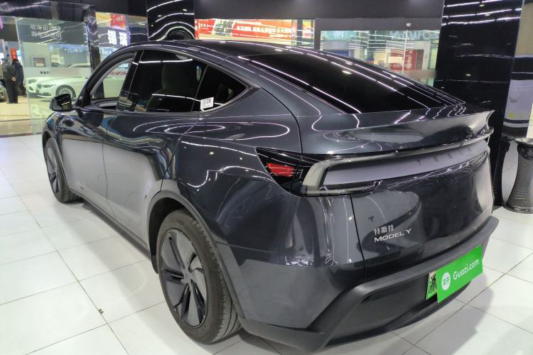 Used Tesla Model Y 2025 Rear-Wheel-Drive Version