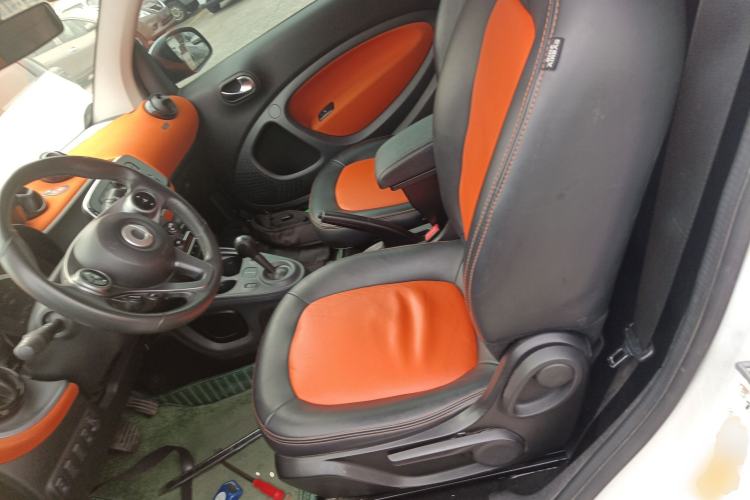 Used  fortwo 2015 1.0L 52 kW Hardtop Passion Edition
