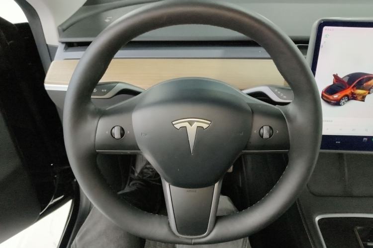 Used Tesla Model Y 2021 Long-Range All-Wheel-Drive Version 3D7