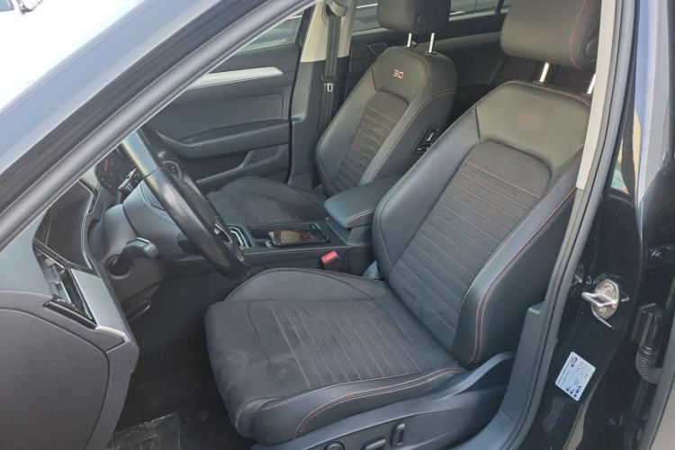 Used Volkswagen Magotan 2021 330TSI DSG 30th Anniversary Edition
